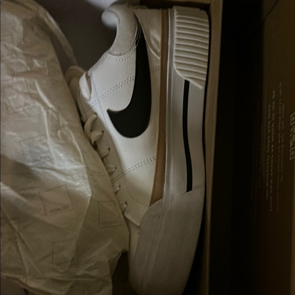 Nike White and Black Athletic Shoes Classic Design
